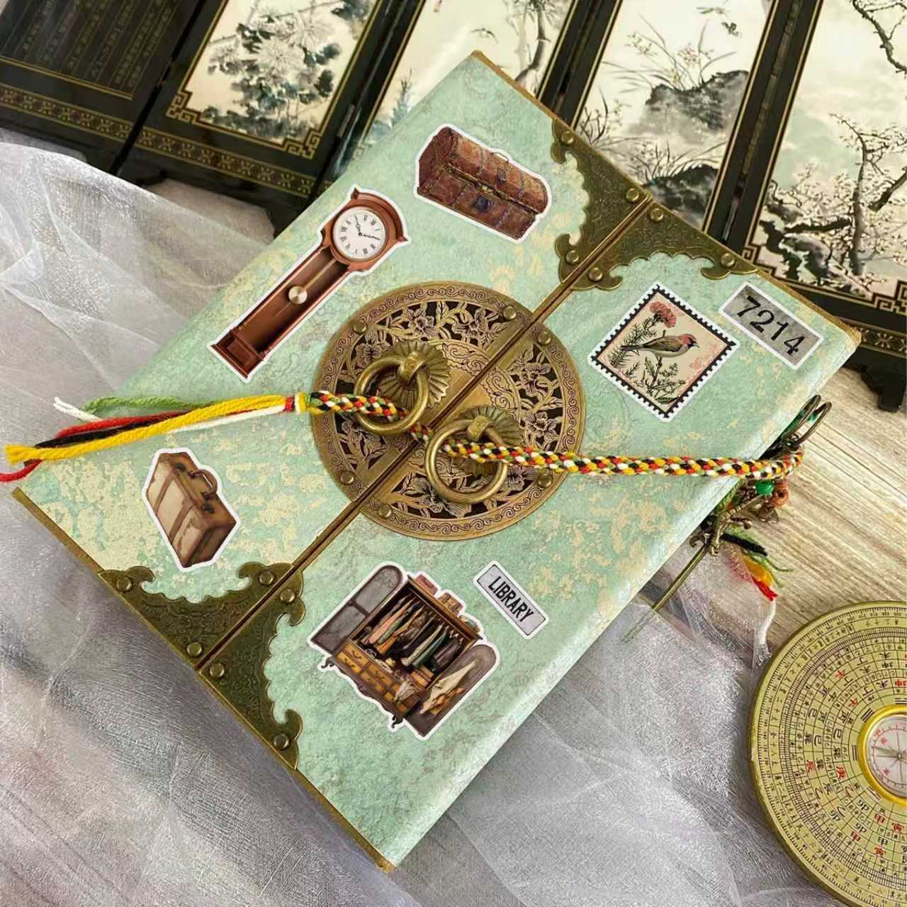 Buku Stiker Vintage Trinkets,  - Vintage Collectible Books ulasan dan harga