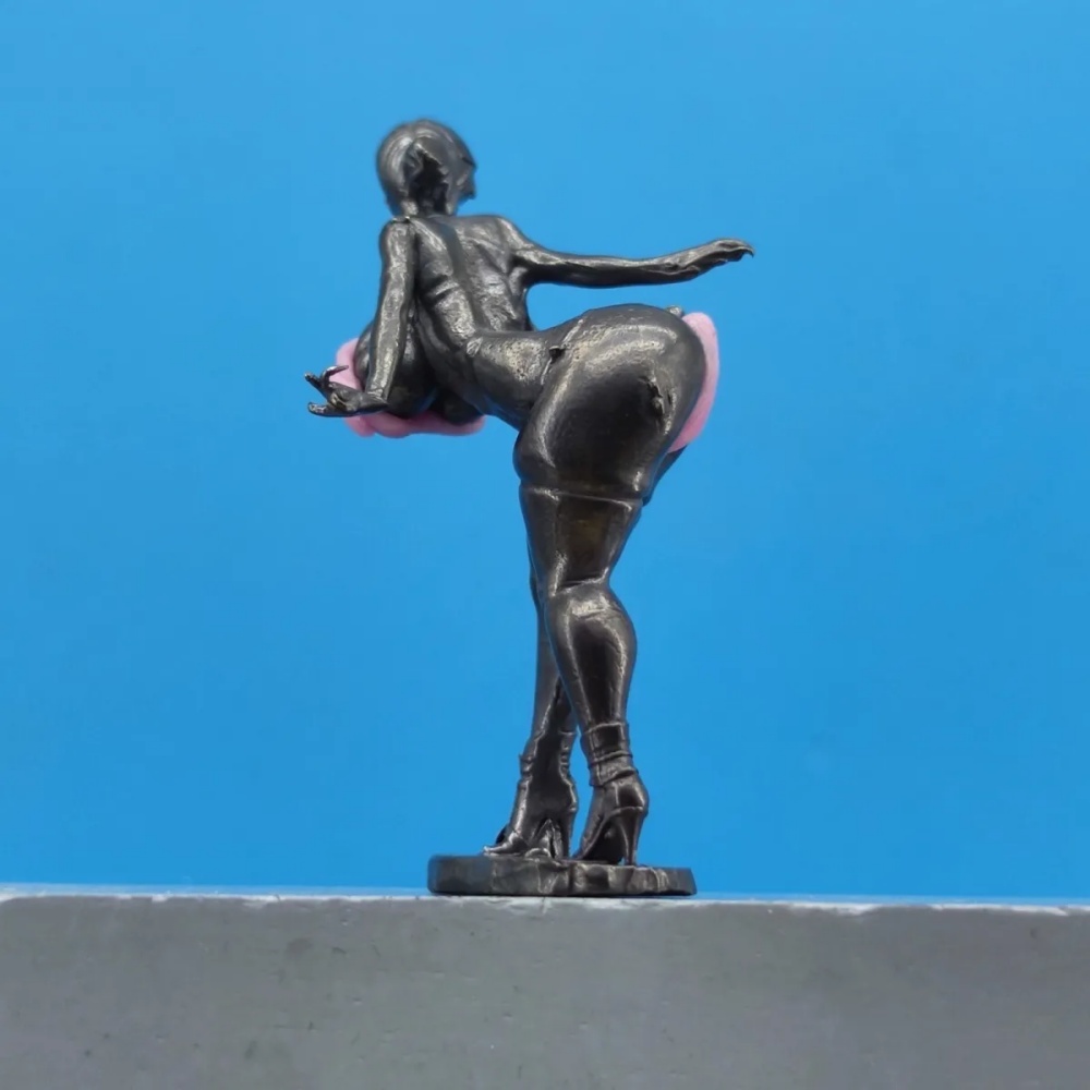 Figur Mini Wanita Kuningan Oks - Vintage Collectible Cars ulasan dan harga